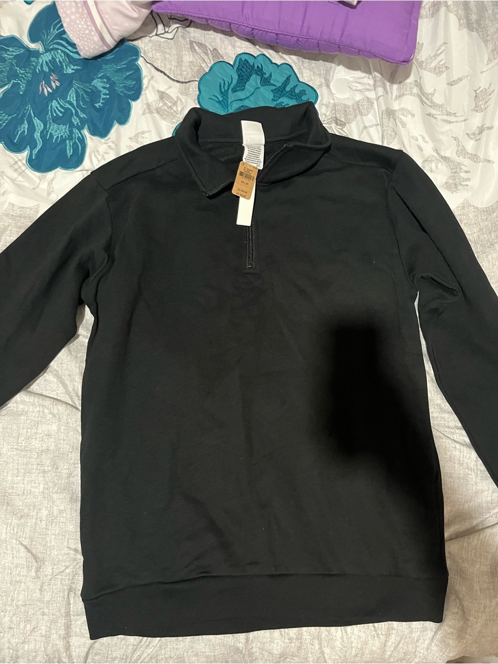Woman’s Victoria secret pull over